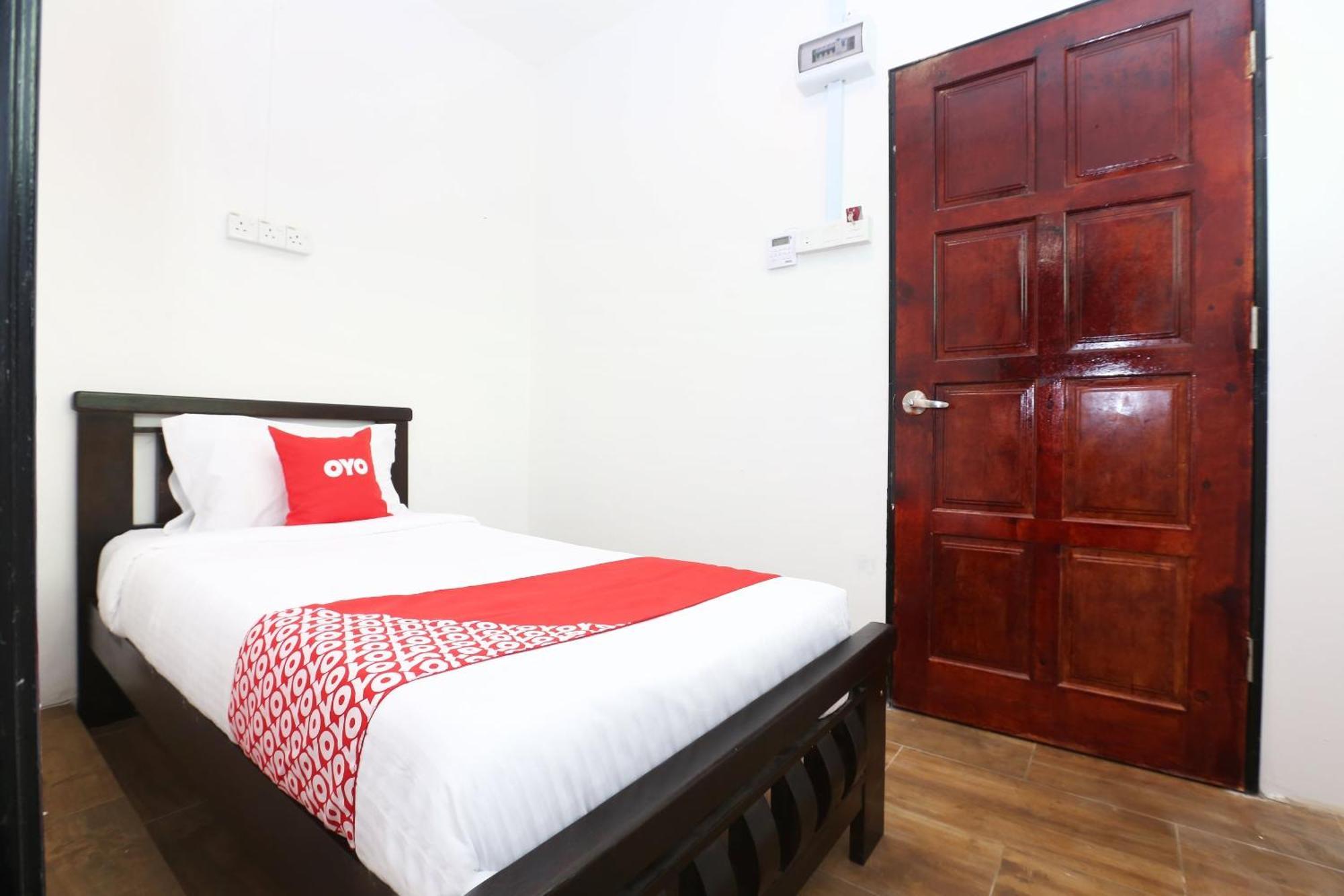 Super Oyo 89678 Ady Hotel Kuala Terengganu Exteriör bild